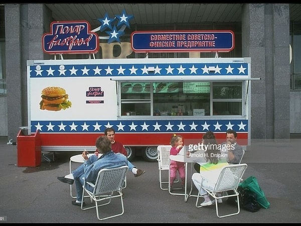 5. А это советско-финский фастфуд - оригинальная и модная еда в эпоху позднего СССР.