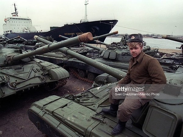 12. В то время люди были сосредоточены на выводе советских войск из Афганистана.