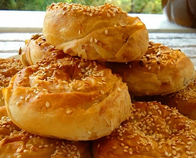 5. Börek olmazsa olmaz diyene: