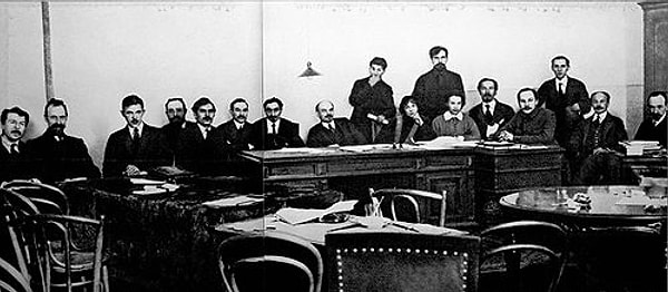 11. Кто из перечисленных людей был руководителем Совета народных комиссаров?