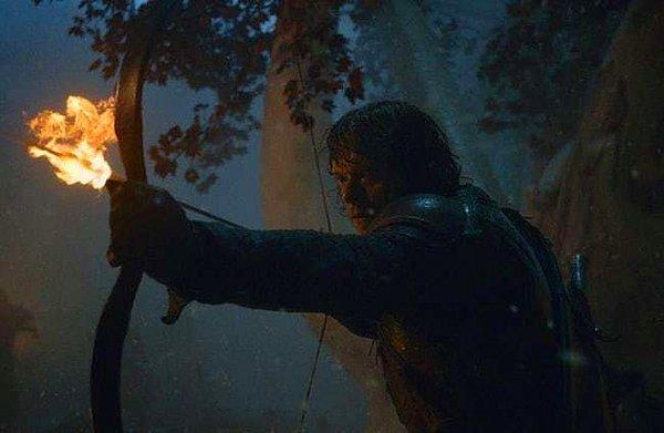 16. Battle of Winterfell'de Bran'i kurtarabilmek için kendini feda ediyor.