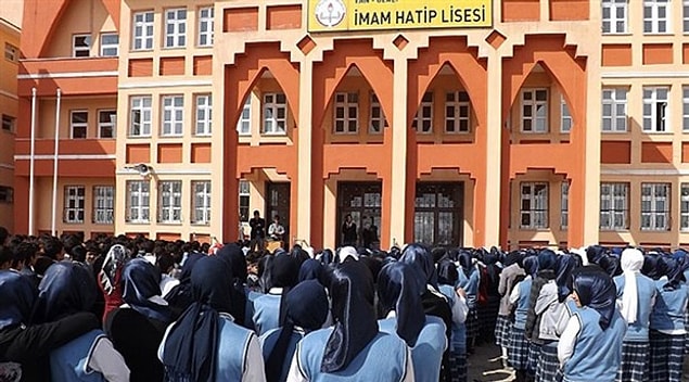 3. "İmam Hatip eğitimi seçkin bir eğitimdir: sınırlı ve seçkin sayıda, yalnızca layık olana vermek zorundasın. Fen Bilimleri, Fizik ve Matematik eğitimleri de böyledir: İsteyenin değil, layık olanın alması gerekir."