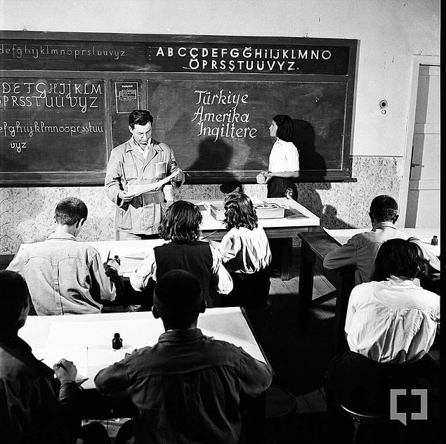 12. "Eğitim Enstitüsü mezunu öğretmenler çocuğu insan yerine koyan, birinci sınıf pedagog, görmüş geçirmiş profillerdi. Bugün bu yapıyı tekrardan diriltme ve bu model üzerinde düşünme çabası bile yok. "