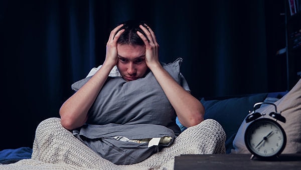 4. Как называется недостаточная продолжительность сна или неудовлетворенность его качеством?