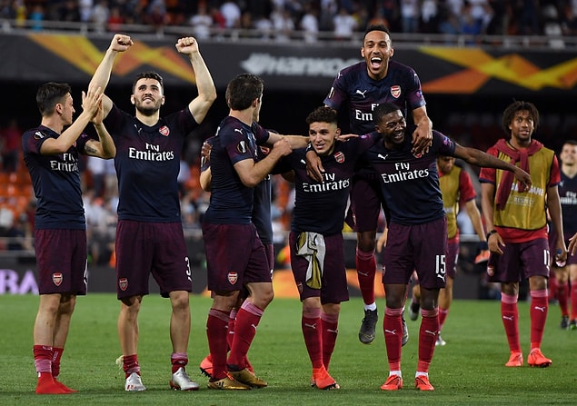 Liverpool, Chelsea ve Tottenham'ın ligi ilk dörtte, Arsenal'in ise ilk dört dışında bitirdiği senaryoda UEFA Avrupa Ligi'ni Chelsea kazanırsa, Devler Ligi'ne doğrudan katılım hakkı Fransa Ligue 1'i üçüncü sırada bitiren takıma gidiyor.