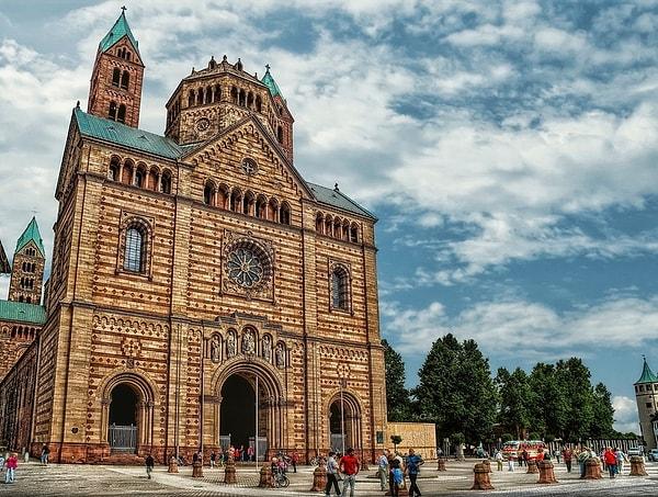 9. Speyer Katedrali hangi ülkededir?