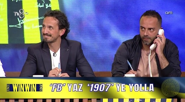 Tuncay ve Semih iş insanlarından gelen telefonları canlı yayına yönlendiriyor. İş insanları aldıkları forma adedini açıklıyorlar.