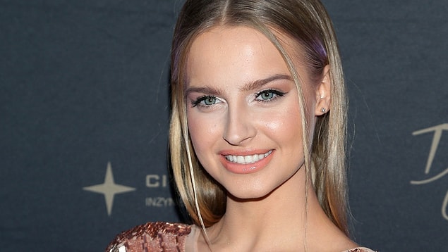 80) Karolina Pisarek