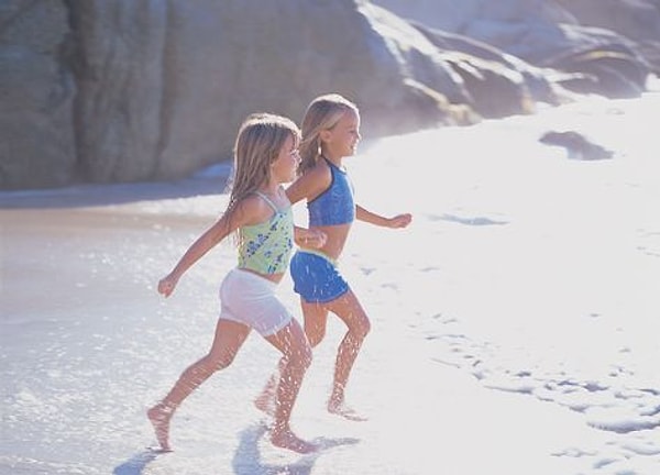 Вот о чем говорят бегущие девочки, которых вы увидели первыми: