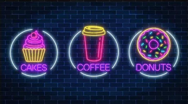 3. Какой неоновый знак вы заметили первым?