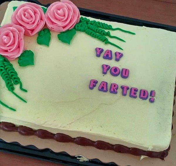 2. İlişkilerindeki dönüm noktasını kız arkadaşına pasta yaptırarak kutlama: İlk osuruk!