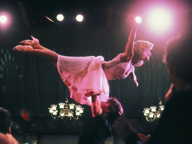 25. Jennifer Grey'in İlk Aşk, İlk Dans filminde giydiği bu elbise daha sonra pek çok dansçıya ilham kaynağı oldu. (1987)
