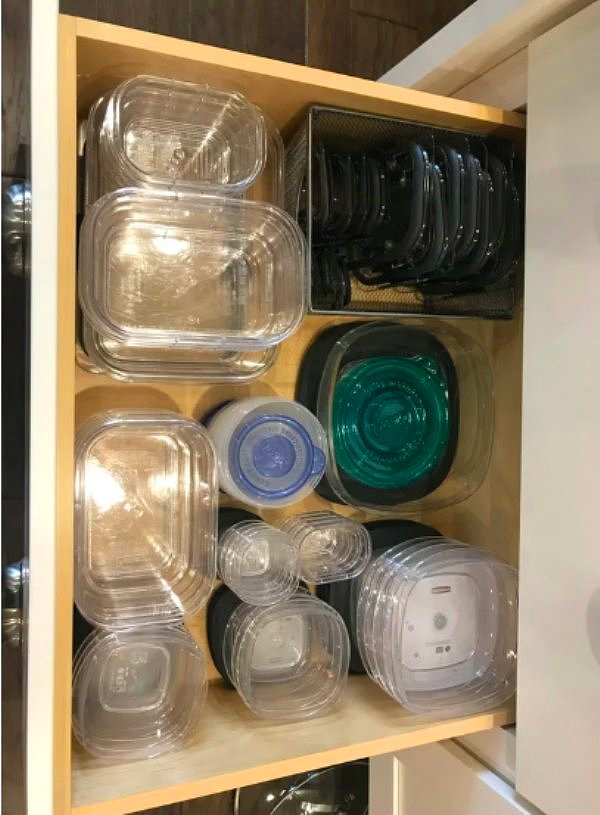 14. “Belki de düzenli Tupperware çekmecesi olan dünyadaki tek insan.”