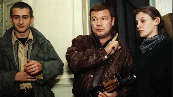 8. Кто из персонажей "Убойной силы" "снялся" так же в фильме "Брат"?