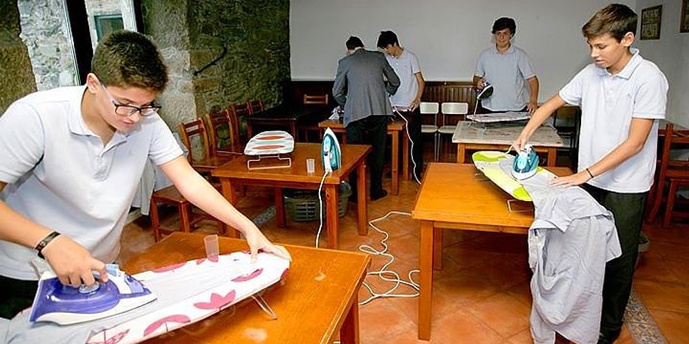 İspanya'da Cinsiyet Eşitsizliğinin Önüne Geçmek İçin Erkek Öğrencilerine Ev İşi Öğreten Okul