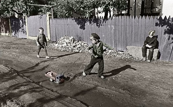 1. Какой вид проведения досуга был самым популярным в СССР и приобрел массовый характер?