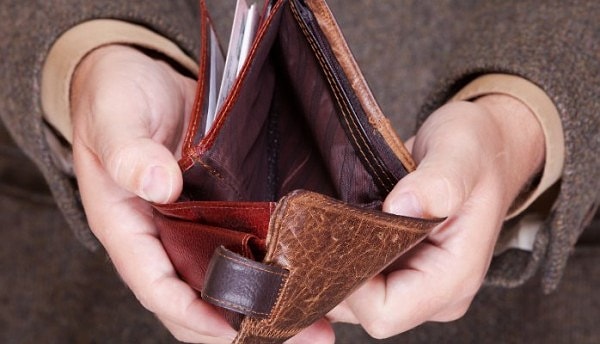 12. И последний вопрос. Валюта какой из стран действующих участниц СНГ в последние годы теряла свою ценность настолько, что была признана одной из самых дешевых в мире?