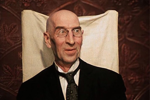 5. А в каком из этих фильмов НЕ играл актёр Сергей Филиппов?