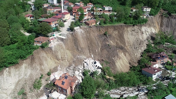 "Yetkililerin bir an önce burada önlem almasını talep ediyoruz"