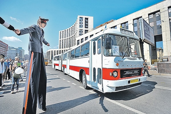 1. Правила дорожного движения нужно знать только водителям, а пешеходам они совершенно ни к чему.