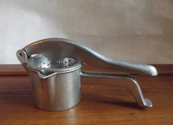 6. Хм, очень знакомый предмет, не правда ли?