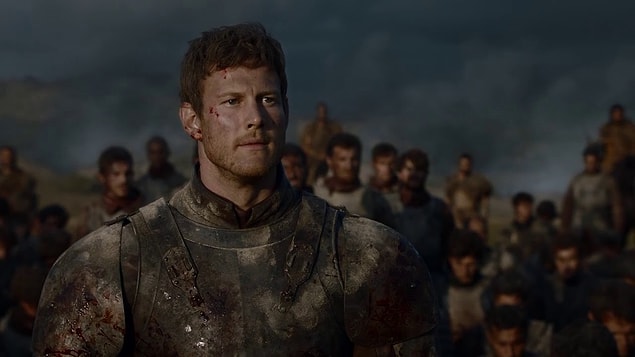 Zaman geçti, Dany'nin taht yürüyüşü başladı. Westeros'u savunan Tarly ailesinin lideri ve oğlunu da diz çökmediği için yakmasını es geçmeyelim lütfen.