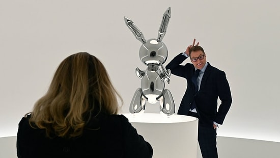 Rekor Kırdı: Jeff Koons'un Tavşan Heykeli 91 Milyon Dolara Satıldı