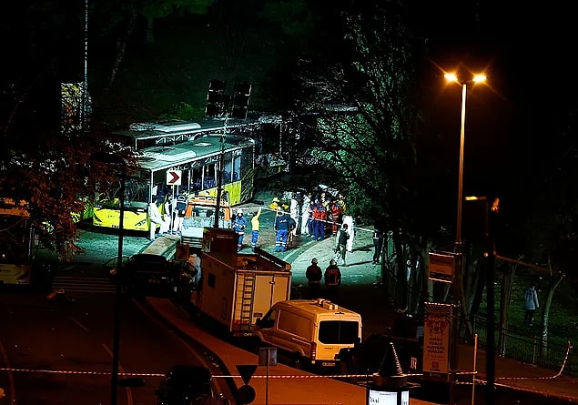 Mahkeme, 10 sanığa ise "devletin birliğini ve ülke bütünlüğünü bozmak" suçundan ağırlaştırılmış müebbet hapis cezası verdi.