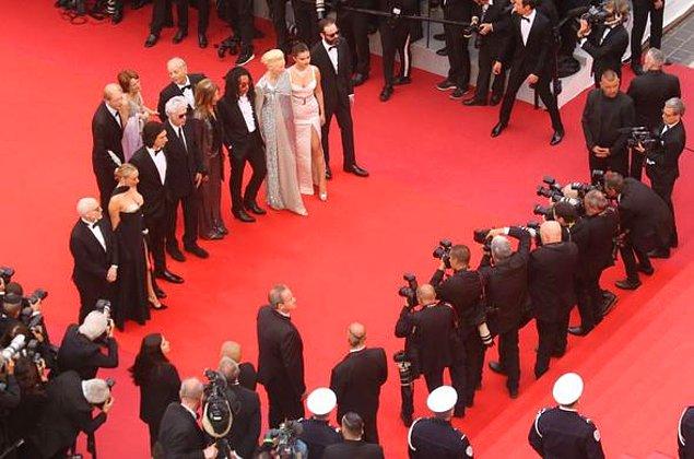 Bildiğiniz gibi Cannes Film Festivali geçtiğimiz günlerde başladı. Ünlülerin giydikleri kıyafetler de her sene olduğu gibi bu yıl da gündemdeydi.