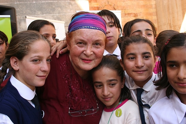 Bir kadın olarak kadınların ve kız çocuklarının hayatına iyileştirmek için mücadele etmekten asla geri durmadı!