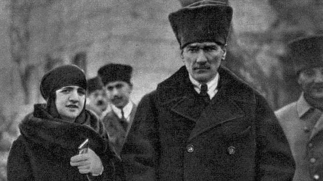 Bu sözler Zübeyde Hanım'ı da, Makbule Hanım'ı da çok etkiledi.