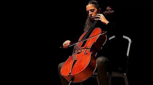 5. 14 yaşındaki Arya Nur Güneş, yurt dışında 590 müzisyen arasından 'Jüri Özel Mansiyon Ödülü'ne layık görülmüştü...
