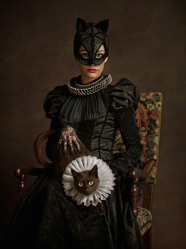 8. Женщина-кошка