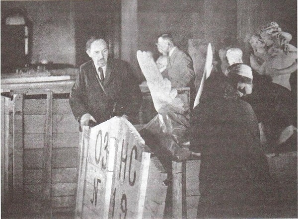 20. Упаковка экспонатов Эрмитажа, 1941 г.