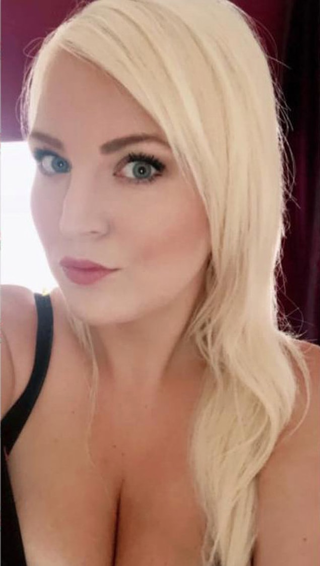 Birmingham'da yaşayan ve dört çocuk annesi olan Jody Fisher, Facebook üzerinden sütünün maviye döndüğünü söyledi.