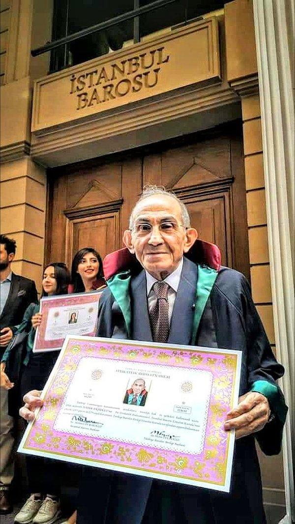 Namık Amca tam 77 yaşında hukuk fakültesinden mezun oldu ve hayallerine kavuştu!