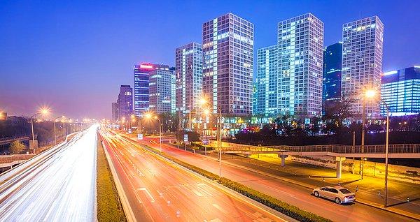 5. Pekin'de, arabalar yalnızca haftanın belirli günlerinde sokağa çıkabiliyor.