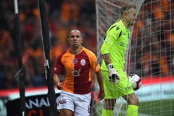 Yetmedi ligin kader maçında, hem de 0-1 gerideyken Medipol Başakşehir ağlarına bir röveşata gönderdi ve Galatasaray buradan dönerek maçı kazanıp şampiyon oldu.