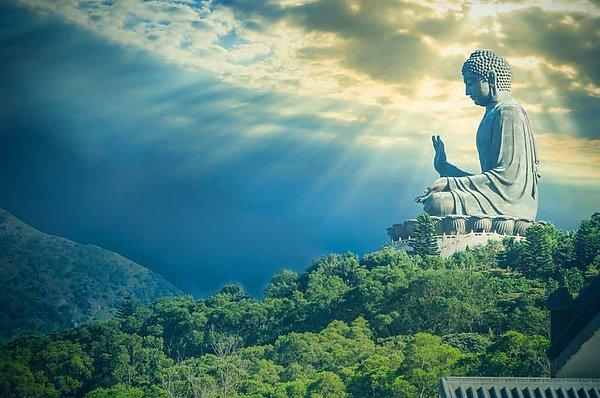 20. Dünyanın en büyük 10 heykelinden 8'i Buda'ya aittir.
