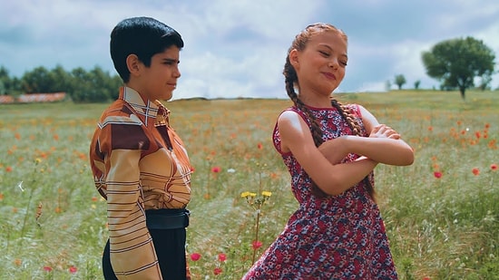 İsmail YK'nın 'Hep Seninle Olmak' Klibine Hazırlıksız Yakalanan İnsanların Verdikleri Efsane Tepkiler