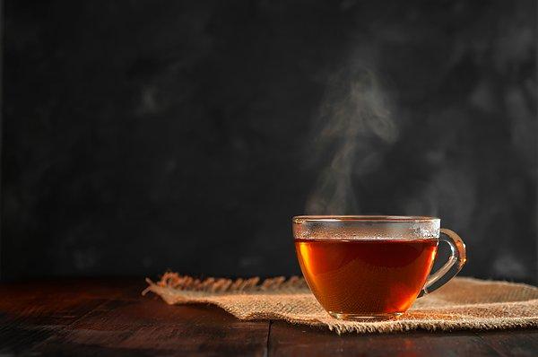 2. "Çaydır, içilir" diye düşünmeyin. İkram edilen her çayı içmeyin.