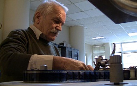 'Maden' ve 'Yengeç Sepeti' Filmleriyle Hatırlanan Yönetmen Yavuz Özkan Yaşama Veda Etti