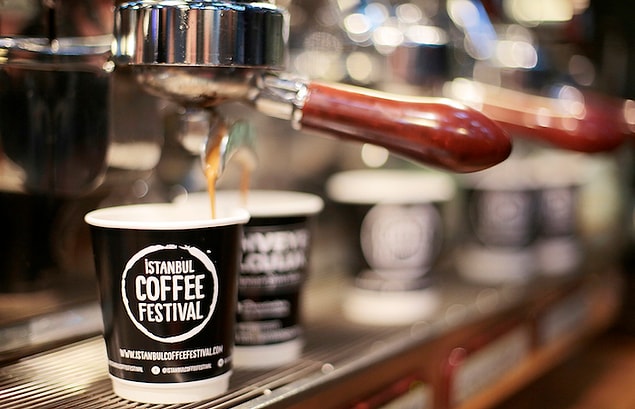 15. Kahve tutkunlarının en sevdiği festival var sırada. 6 yıldır düzenlenen İstanbul Coffee Festival, 4 gün boyunca kahve tutkunlarını kahveye doyuracak.