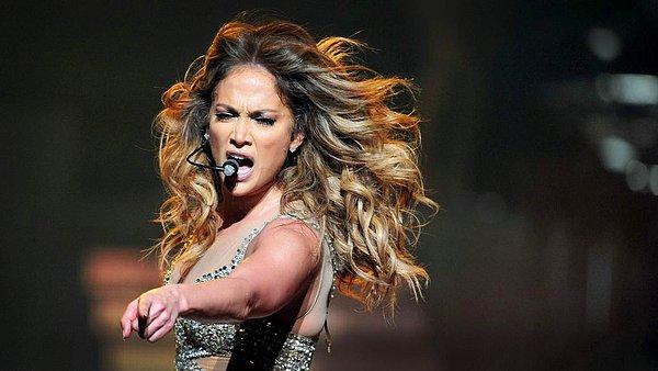 3. Tüm dünyanın hayran olduğu Jennifer Lopez Antalya'yı sallayacak! Şu an için en pahalı biletlere sahip olan konser, 6 Ağustos gecesi Regnum Sahnesi'nde gerçekleşecek.