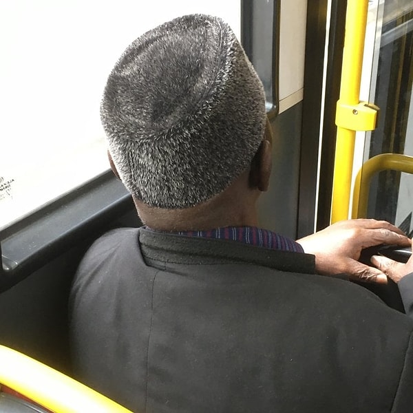 16. Волосы и шапка