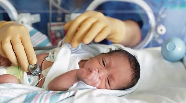 11. Как называется врач, занимающийся лечением новорожденных?