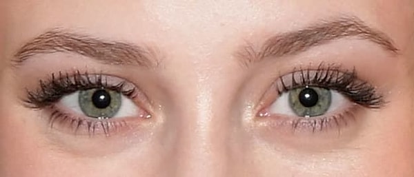 6. Чьи глаза смотрят на вас прямо сейчас?