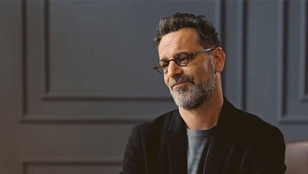 Can yoldaşı Wilson’ı, delirttiği Cuddy’yi, birbirinden orijinal hastaları kimler canlandıracak bilmiyoruz ama Gregory House karakteri için ilk konuşulan isim Ozan Güven olmuştu.