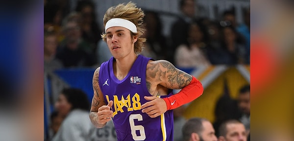 8. На ком женился Джастин Бибер?