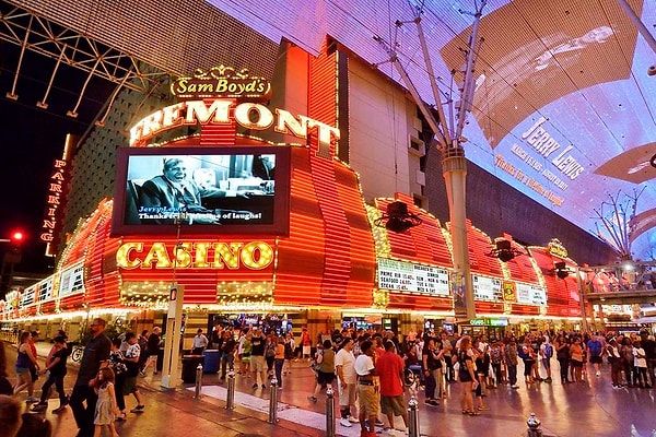 9. В казино Лас-Вегаса нет часов